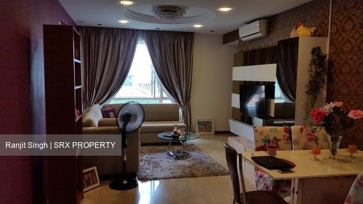 Yishun Sapphire thumbnail photo